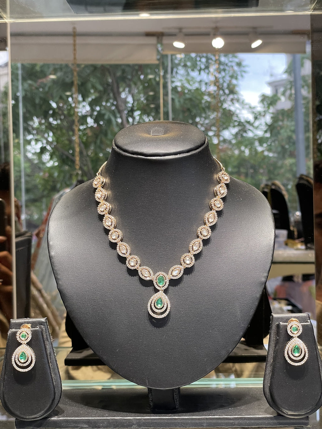 Auro of Avantika Pendant Set - Zari and Zevar