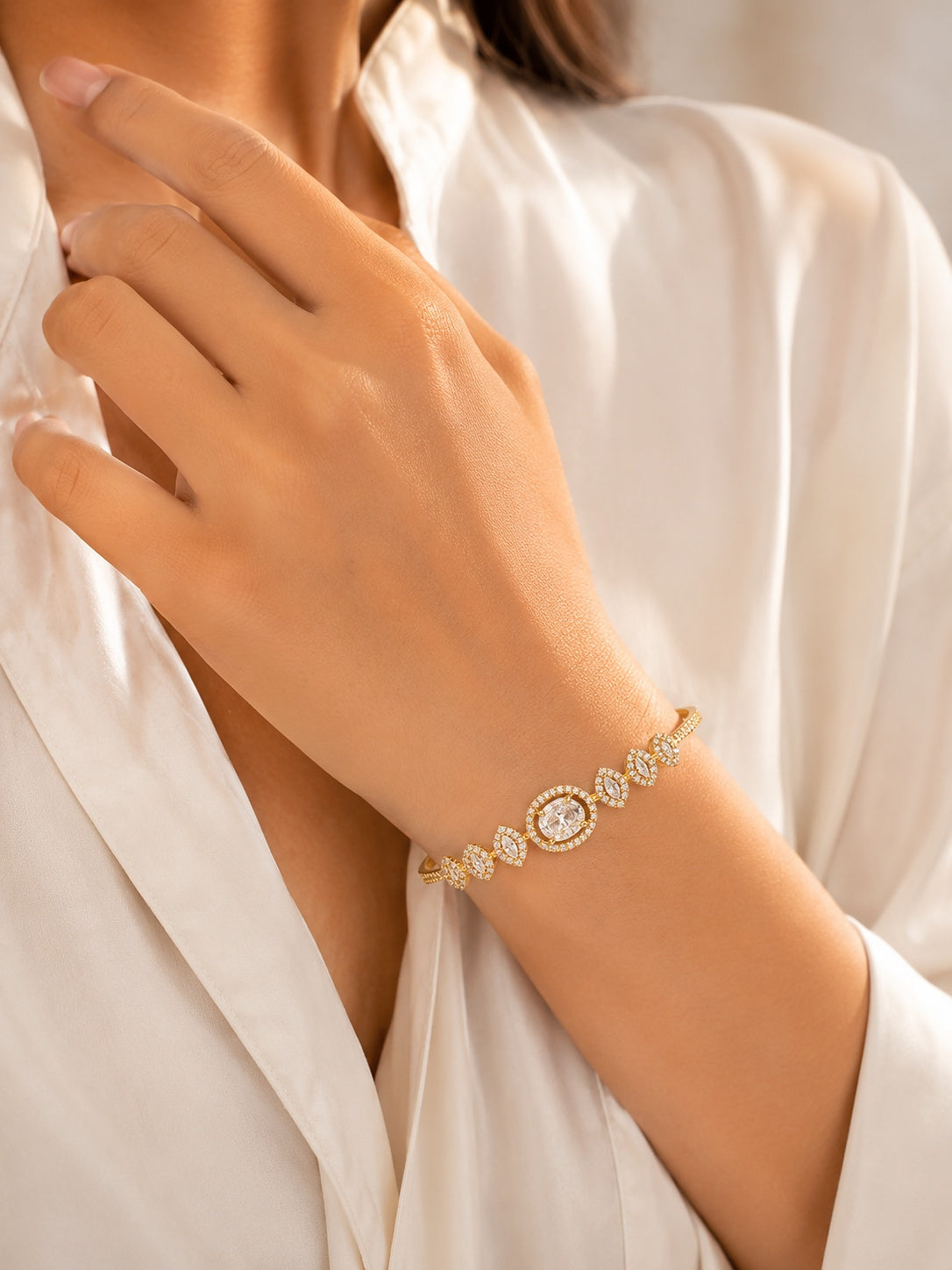 Aurora Oval Bracelet - Zari and Zevar