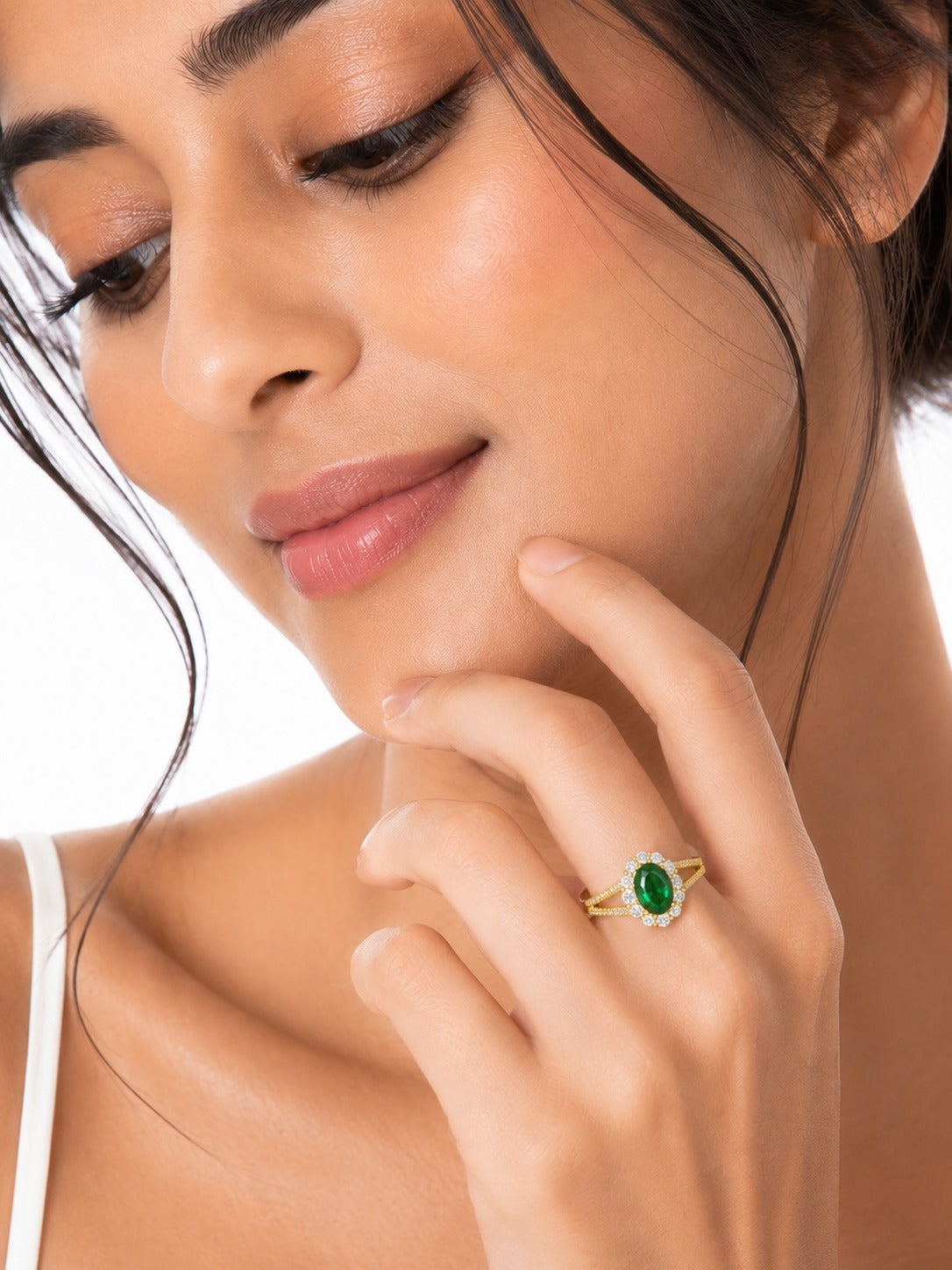 Oval Emerald Halo Ring - Zari and Zevar