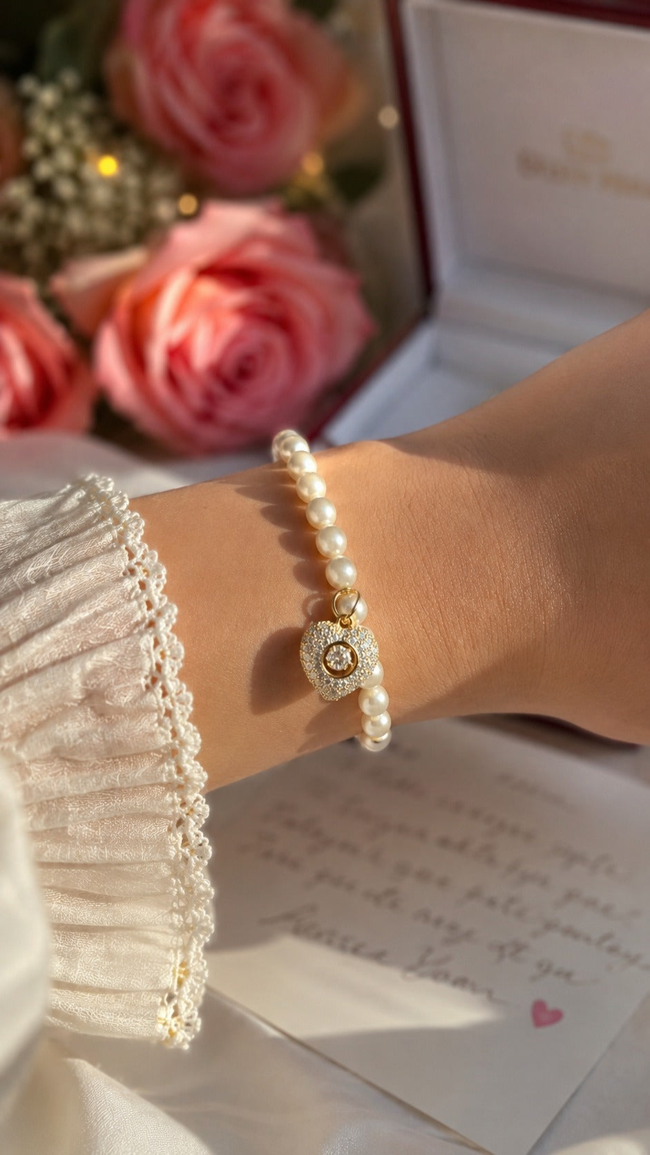 Pearl Heart Levitating Bracelet - Zari and Zevar