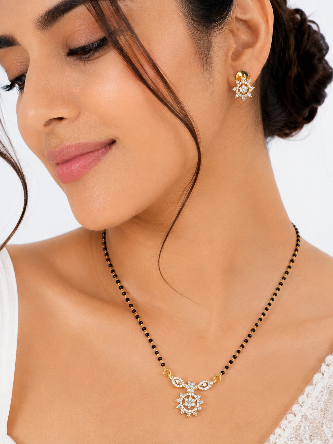 Starburst Mangalsutra Set - Zari and Zevar