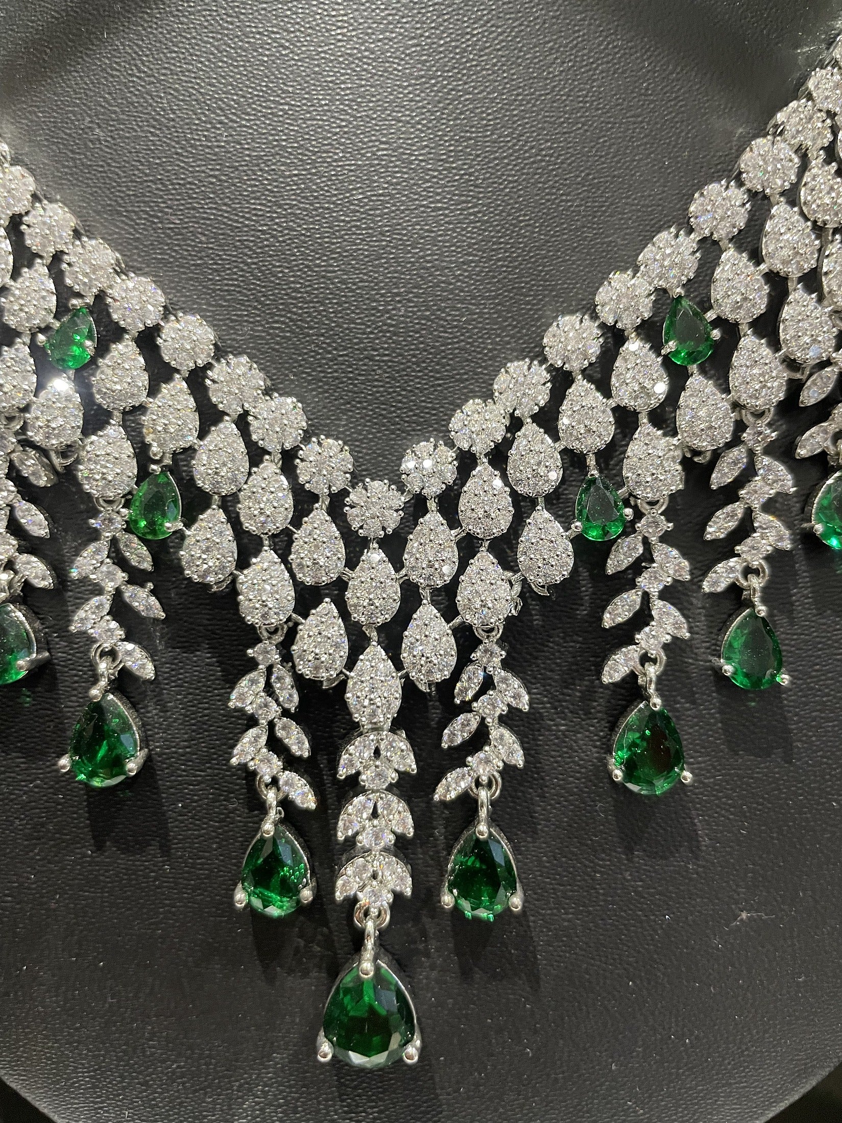 The Emerald Cascade - Zari and Zevar