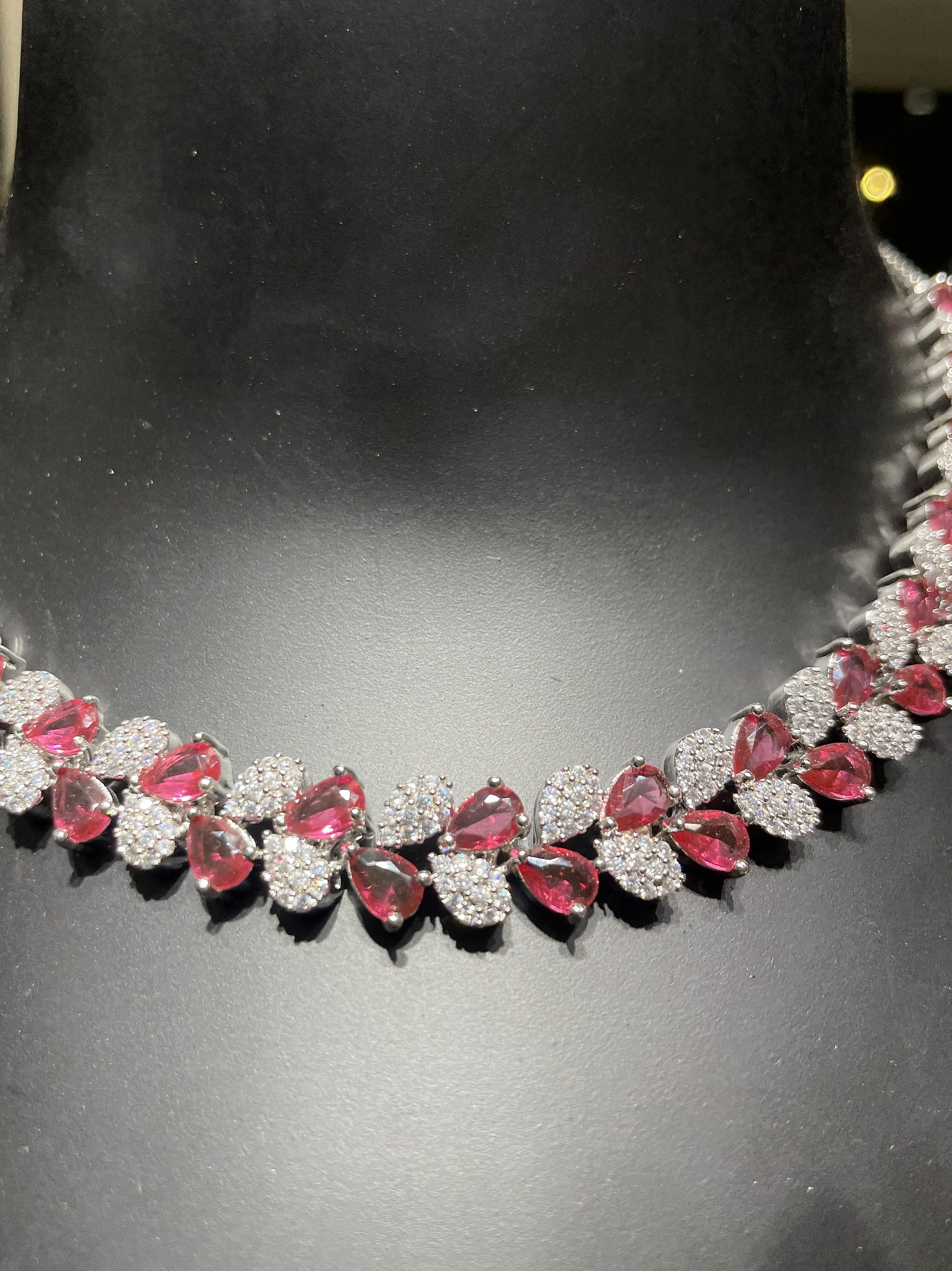 The Windsor Rose Jewelry Set - Zari and Zevar
