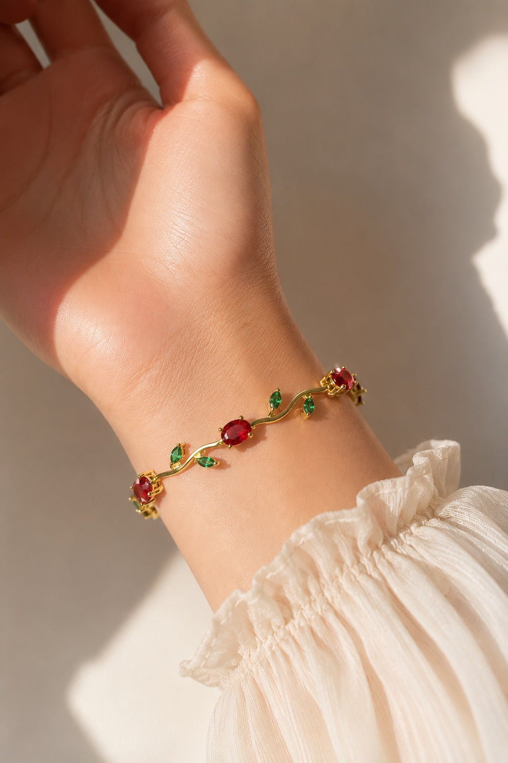 Tulip Bracelet Red Green - Zari and Zevar